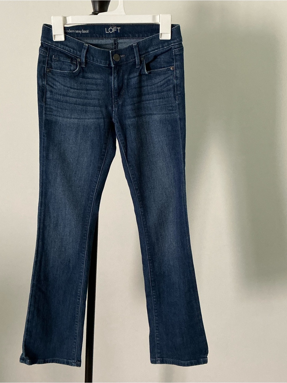Ann Taylor LOFT Women’s Bootcut Jeans – W26/2P Petite – Dark Wash